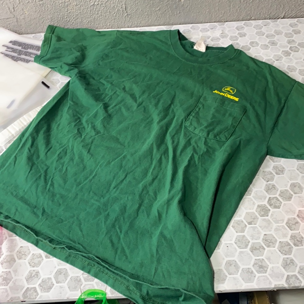 Hanes Medium John Deere Green Yellow Short Sleeve Pocket T Shirt